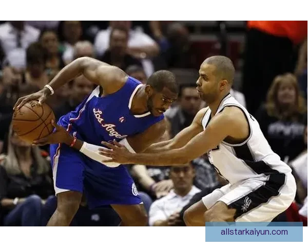 阿劳霍战术适配性持续提升，防守体系作用凸显